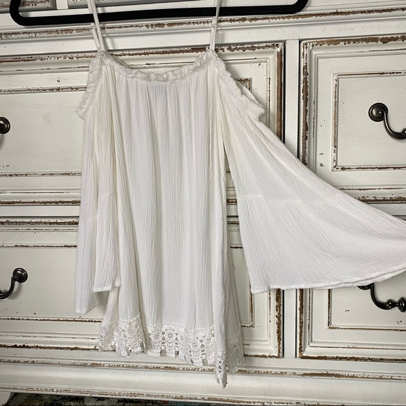 SOLD - Crave Fame Off The Shoulder White Long Sleeve - Picture 4 of 5